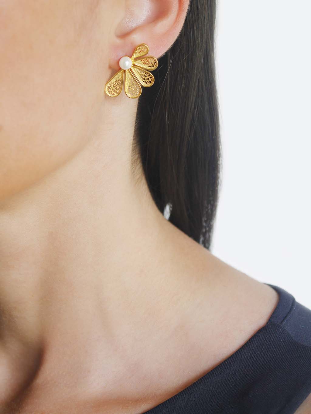 Brincos Pétalas Pérola em filigrana (4911258206267)