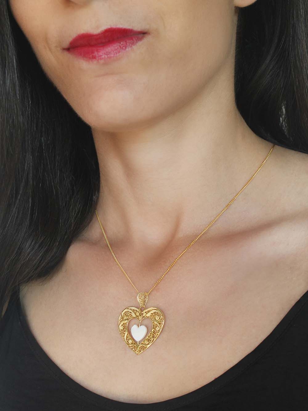Medalha em filigrana Tentadora com madre-pérola (1959907885115)